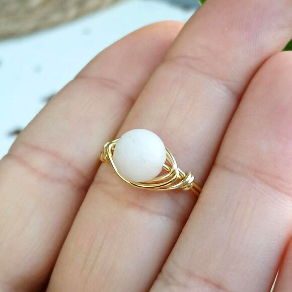 Rose Quartz Crystal Beaded Ring, Wire Wrapped Stackable Gemstone Ring, Size 8.5 - Picture 3 of 3